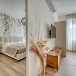 Casa Ginevra - Modern Design, King Bed & Terrace