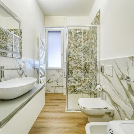 Casa Ginevra - Modern Design, King Bed & Terrace Appartement Como