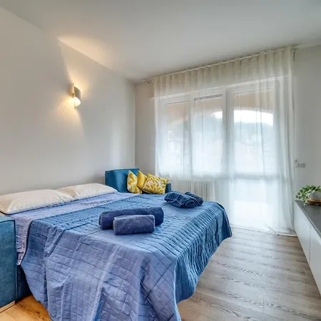 Casa Ginevra - Modern Design, King Bed & Terrace Apartmán Como