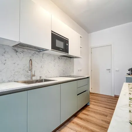 Appartement Casa Ginevra - Modern Design, King Bed & Terrace *