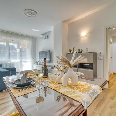 Casa Ginevra - Modern Design, King Bed & Terrace *
