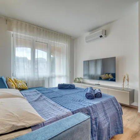 Casa Ginevra - Modern Design, King Bed & Terrace *